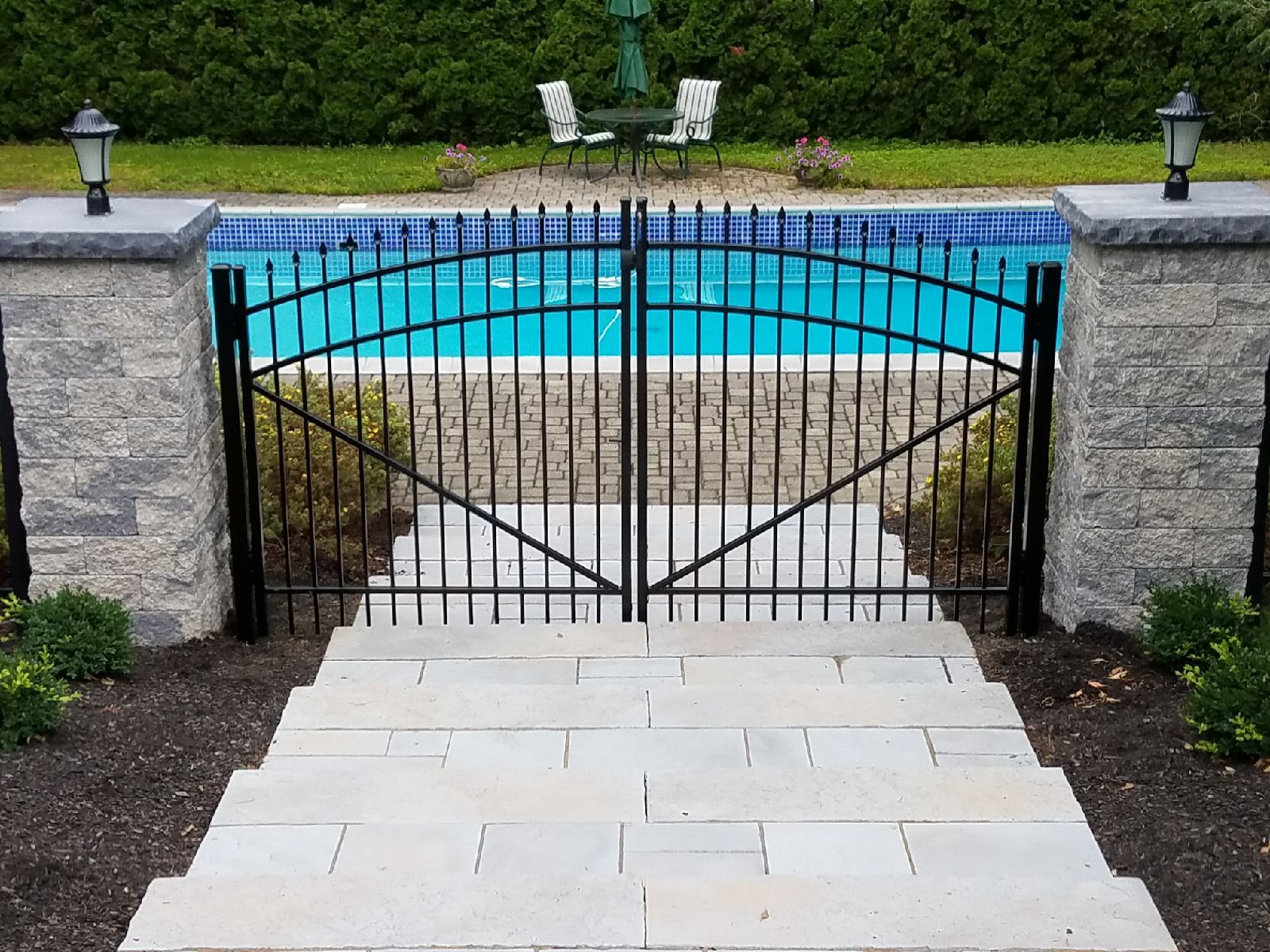 Gate