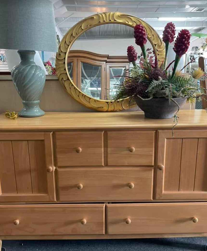 HighEnd Consignment Furniture Punta Gorda, FL