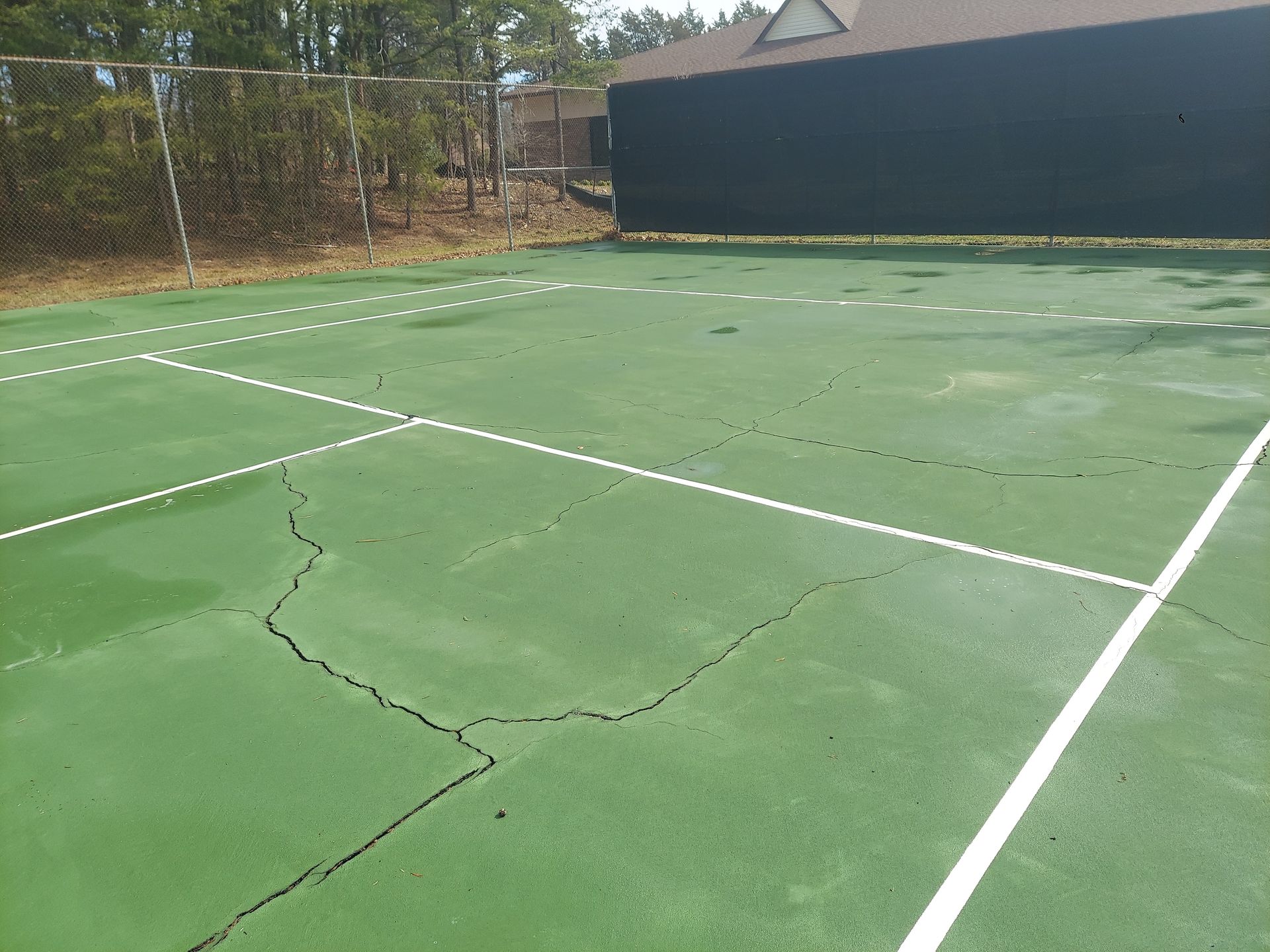 Tennis court with net before