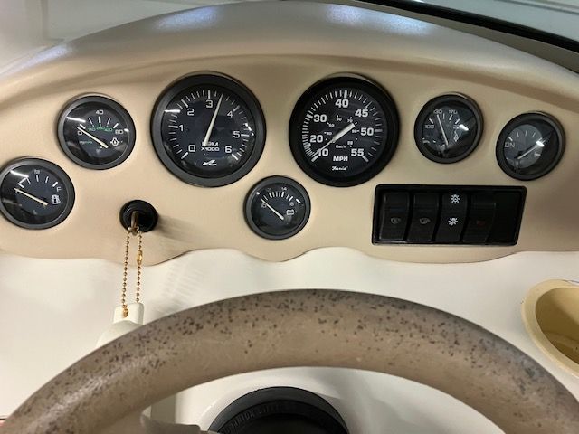 1998 SeaRay 175 Bow Rider gauge