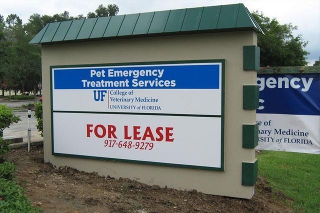 Sign for Pet Emergency Treatment Services at University of Florida, with 