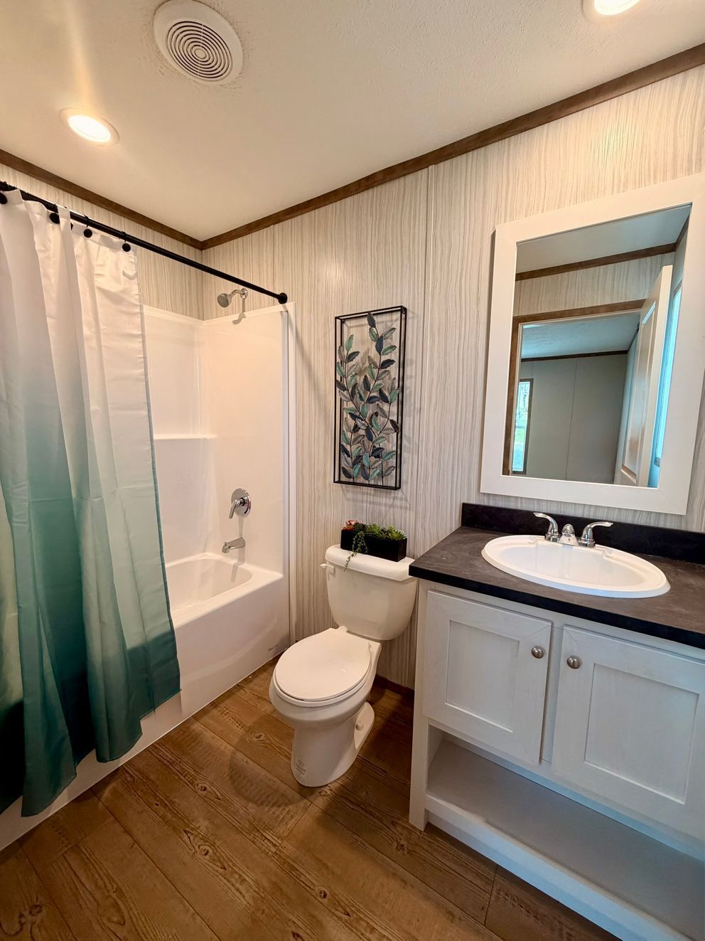 Apatite Model bathroom