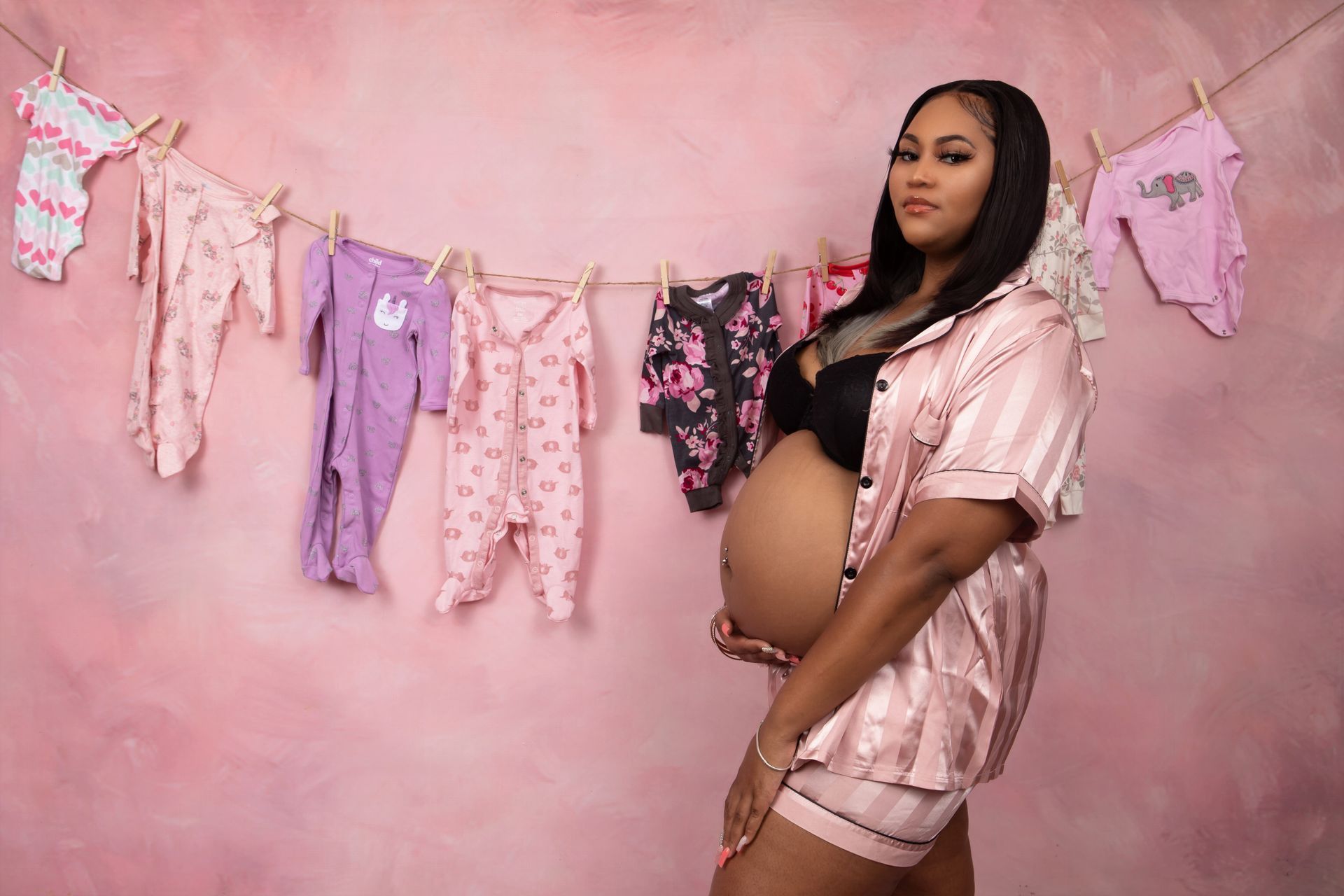 Maternity shoot pink theme