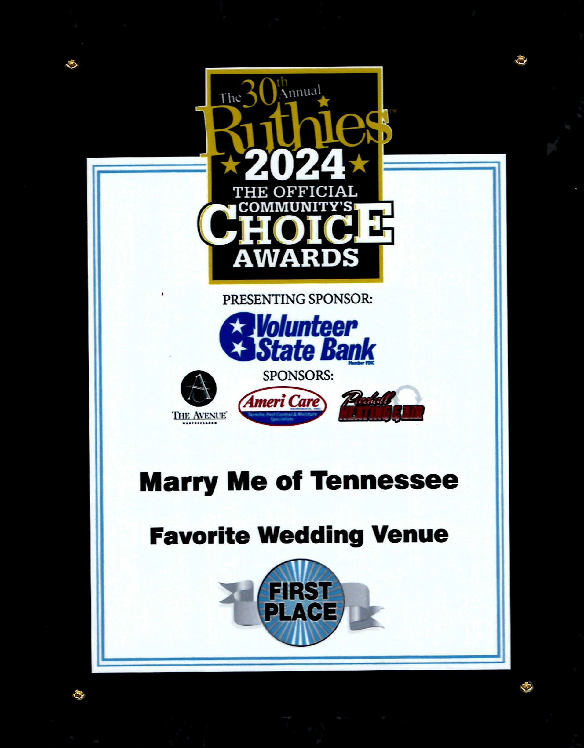 A plaque that says marry me of tennessee on it