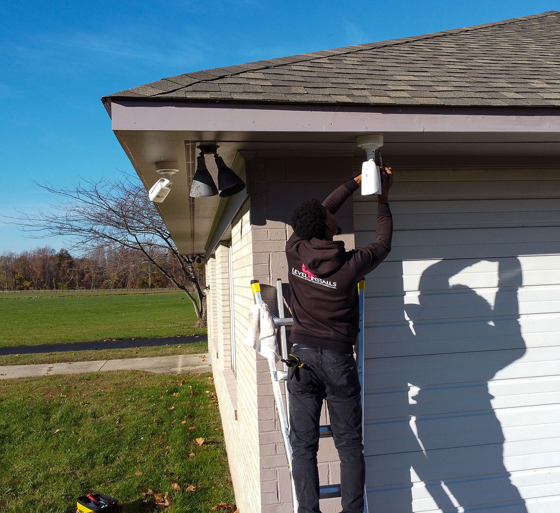 man installing the CCTV