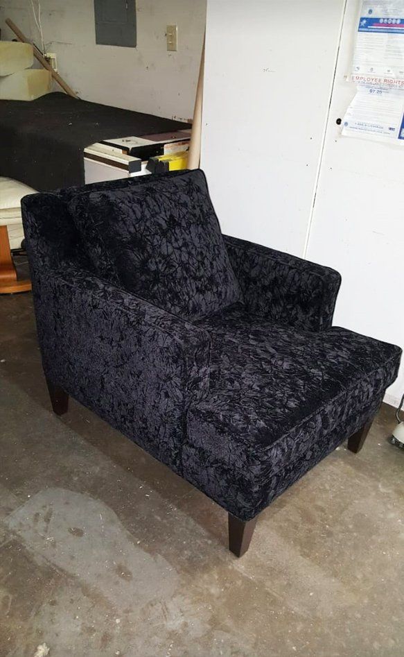 Lounge armchair