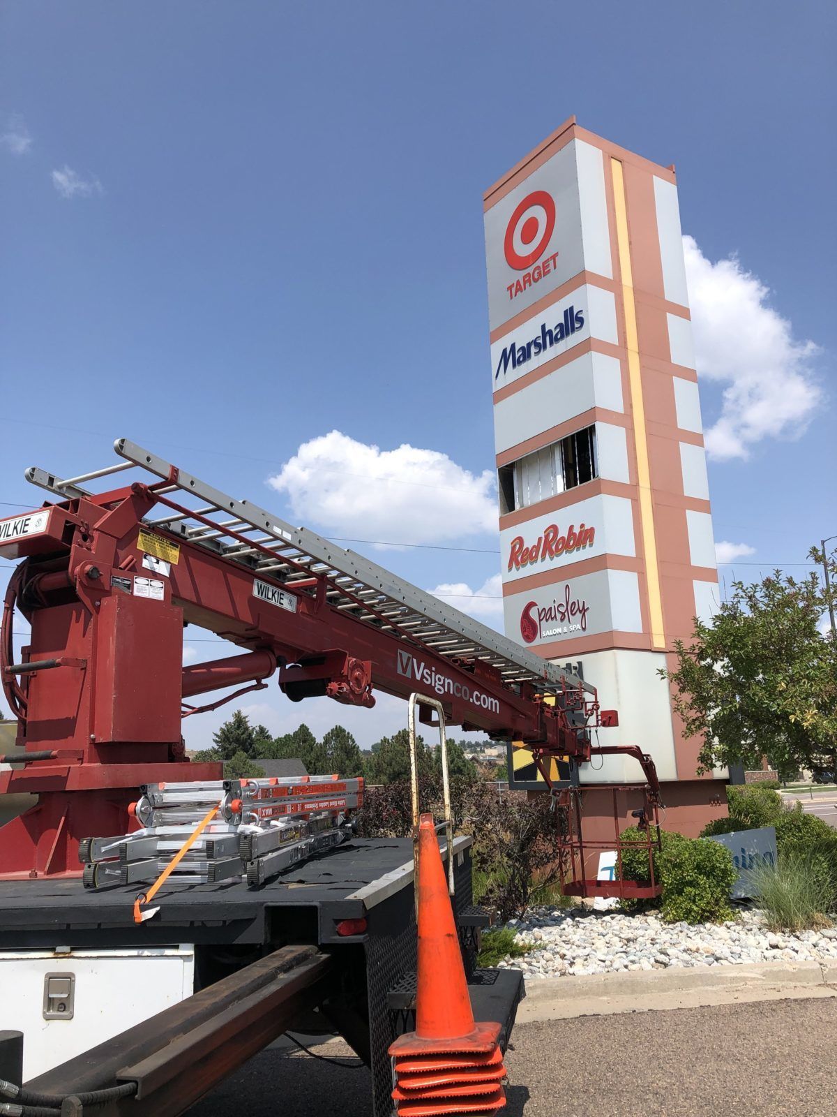 Get A Facelift For Your Storefront: Complete Sign Services, Sign Removal, And Installation