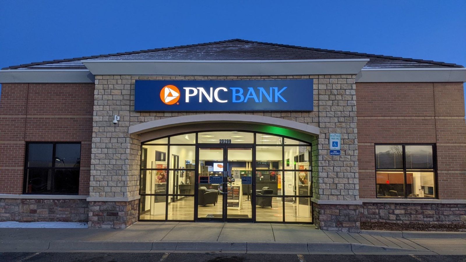 Illuminated Wall Sign PNC Bank Aurora Colorado Illuminated Wall Sign PNC Bank Aurora Colorado