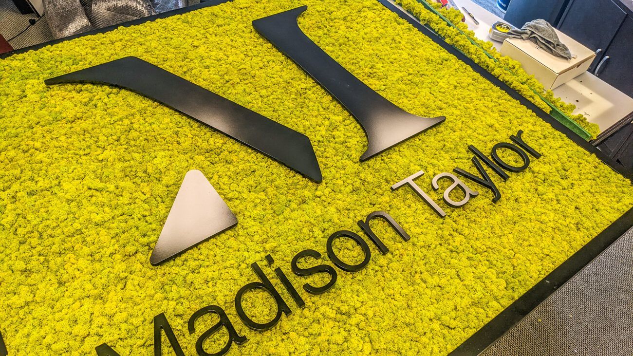 The Elegant Appeal of Moss Signs