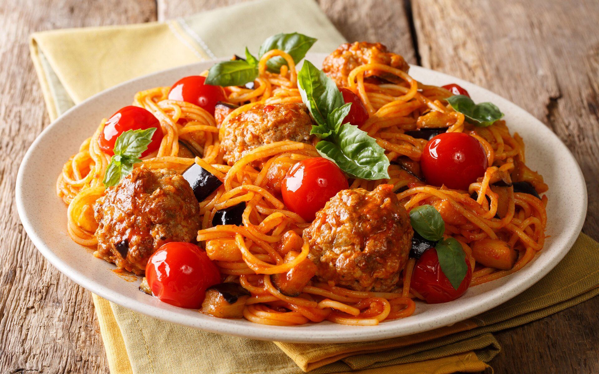 Spaghetti with meatballs
