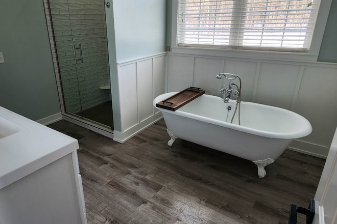 Nice clean bathroom