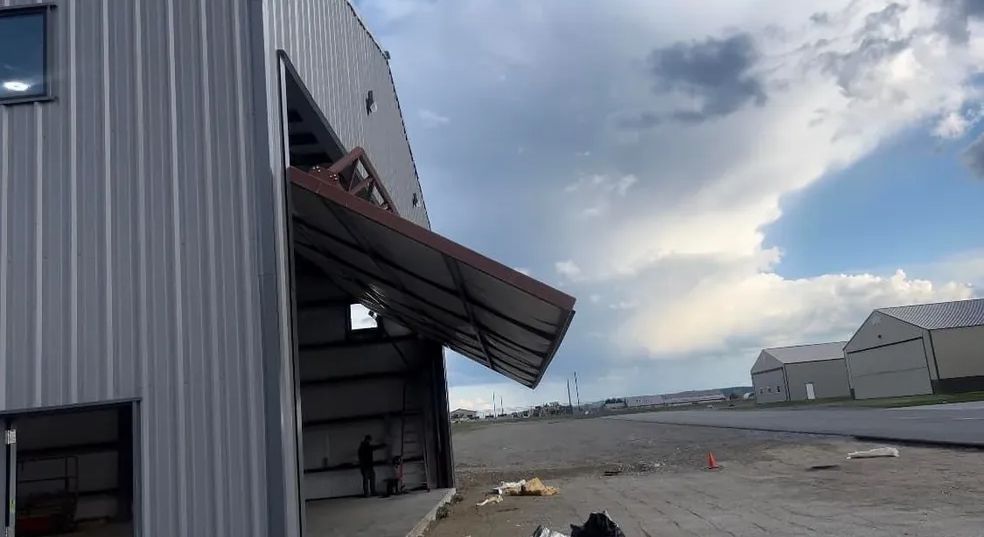 Hangar overhead doors