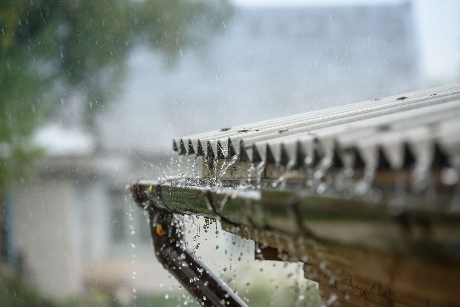 3 Ways Metal Roofs Defend Against Extreme Weather