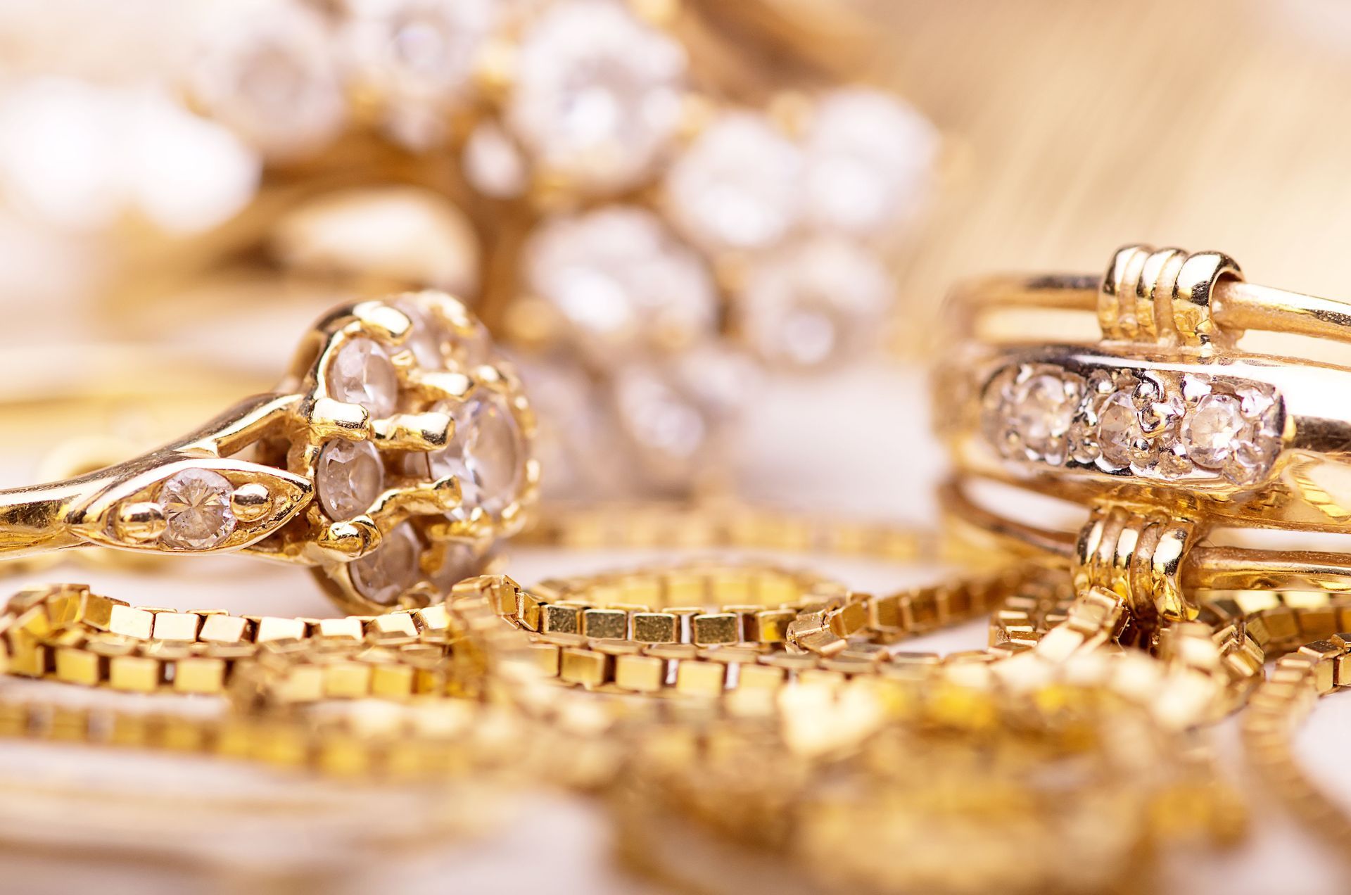 Gold Prices in 2026: Is Now the Best Time to Sell Your Gold Jewelry?