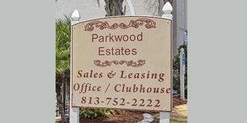 Parkwood Estates  Logo