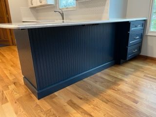 Peninsula breakfast nook