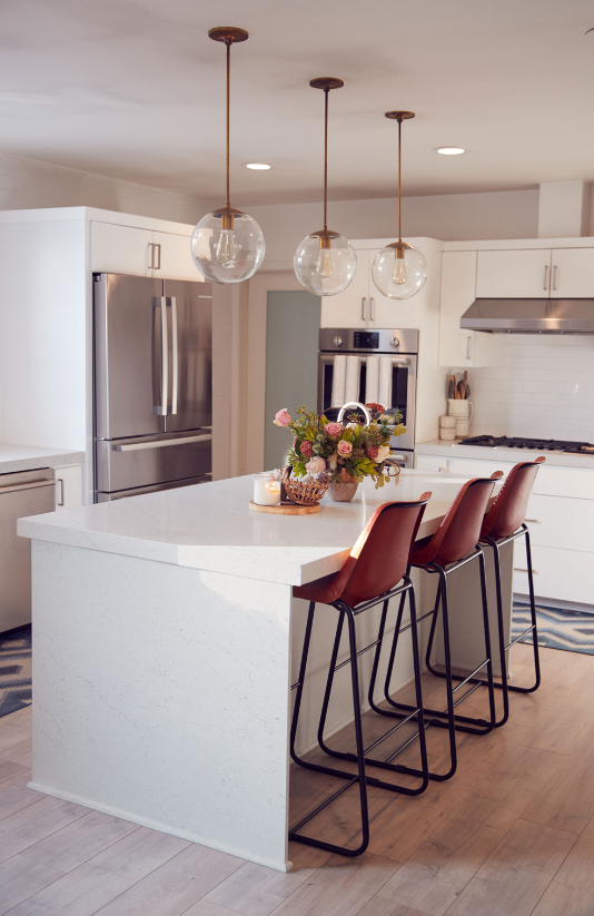 Calacatta Elegance Quartz  slab inspiration photo 65″x130″