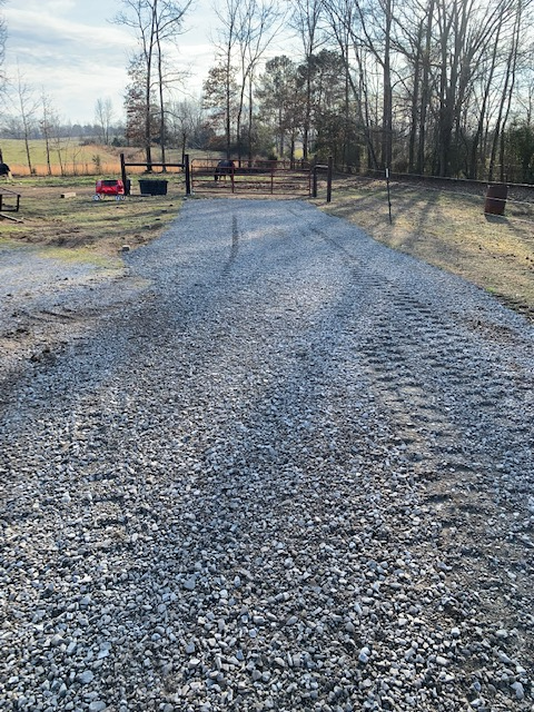 Gravel driveway installation