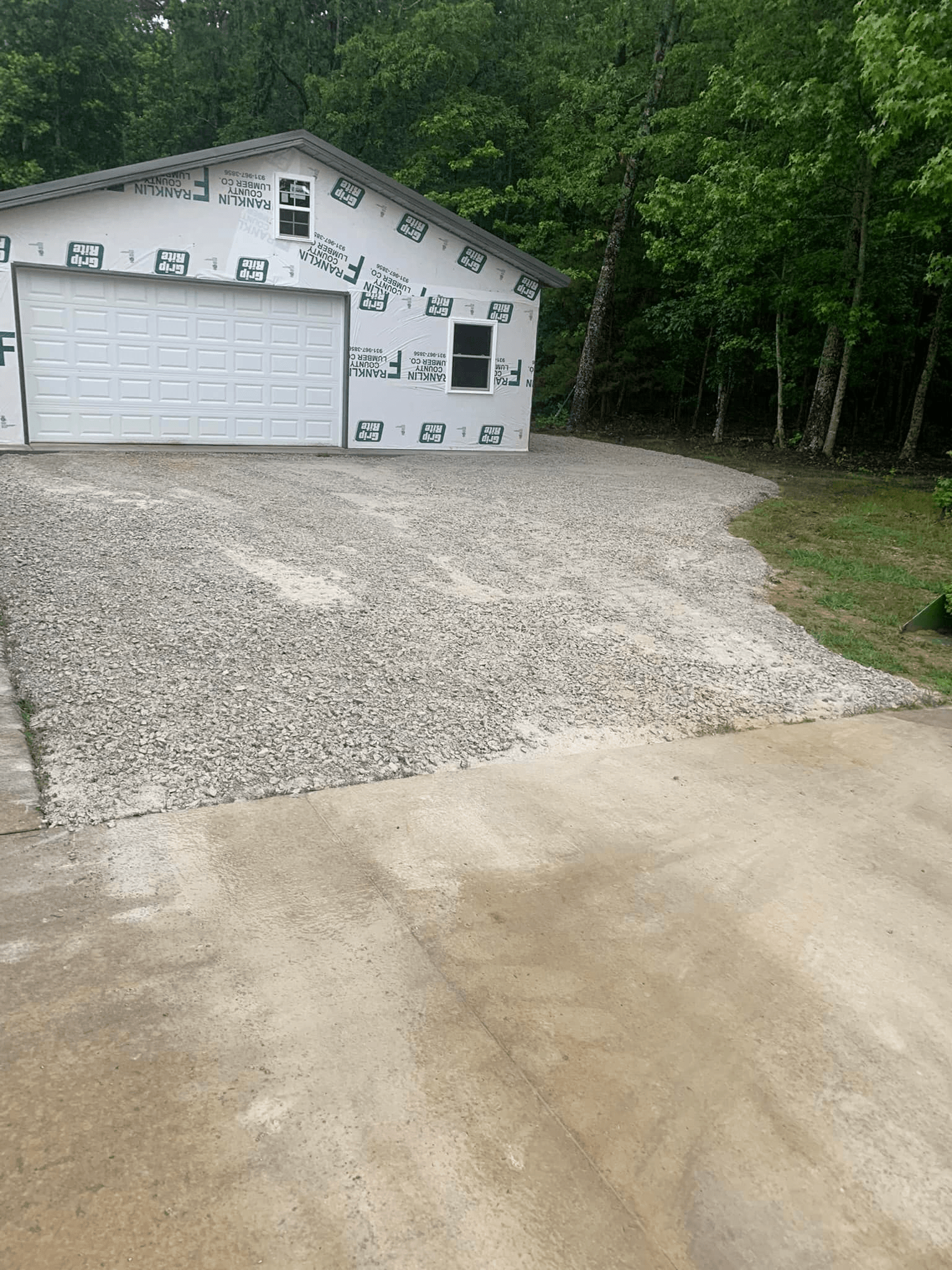 Gravel driveway installation