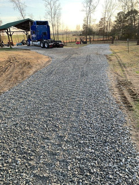 Gravel driveway installation