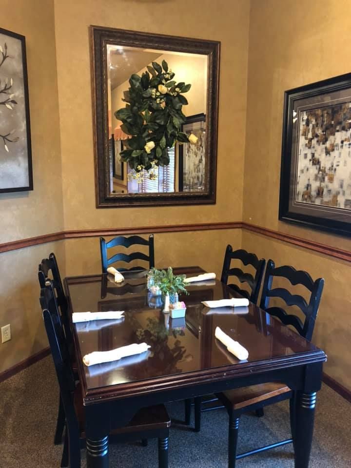 Grapevine Cafe Table