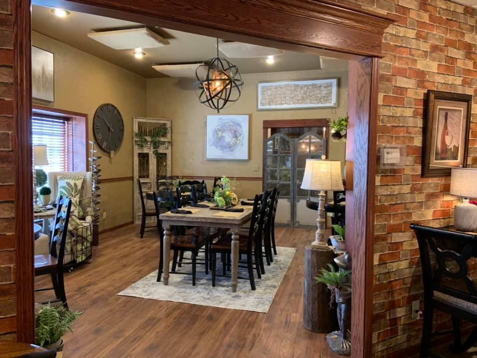 Grapevine Cafe Table