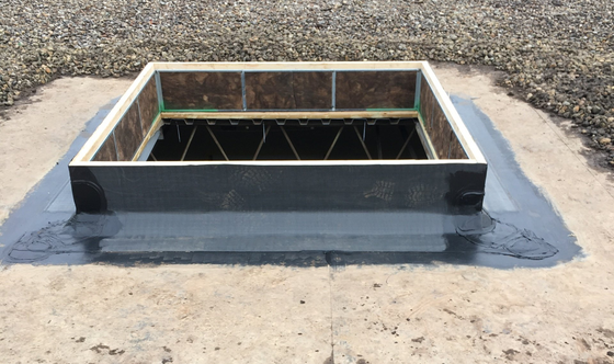 Building roof curbs