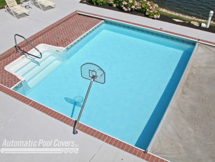 Automatic pool cover