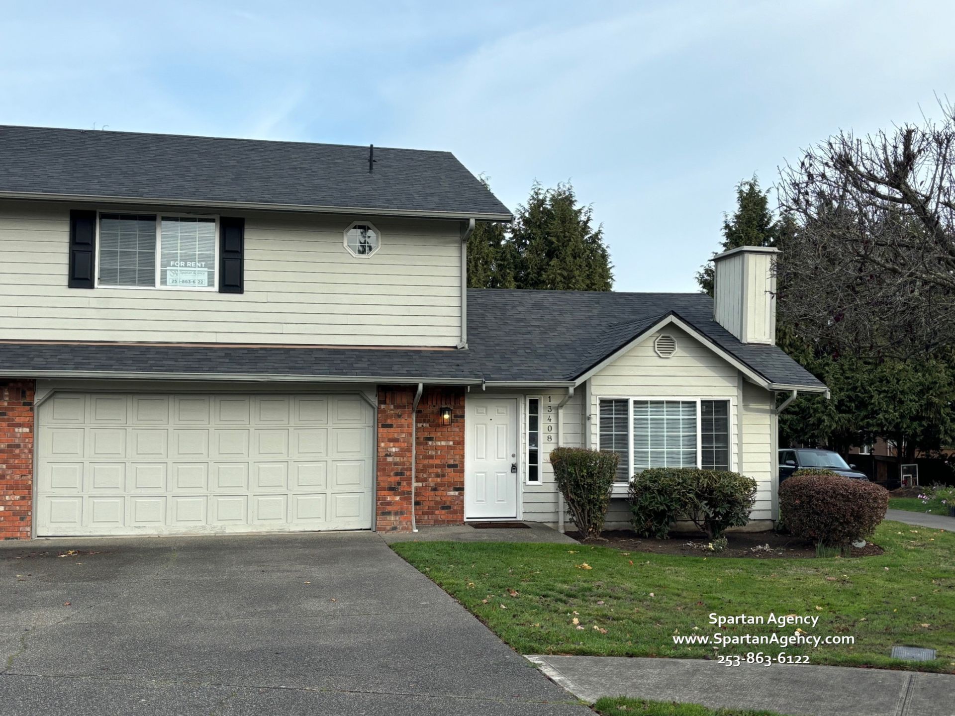 3 bedroom 2.5 bath duplex, Puyallup