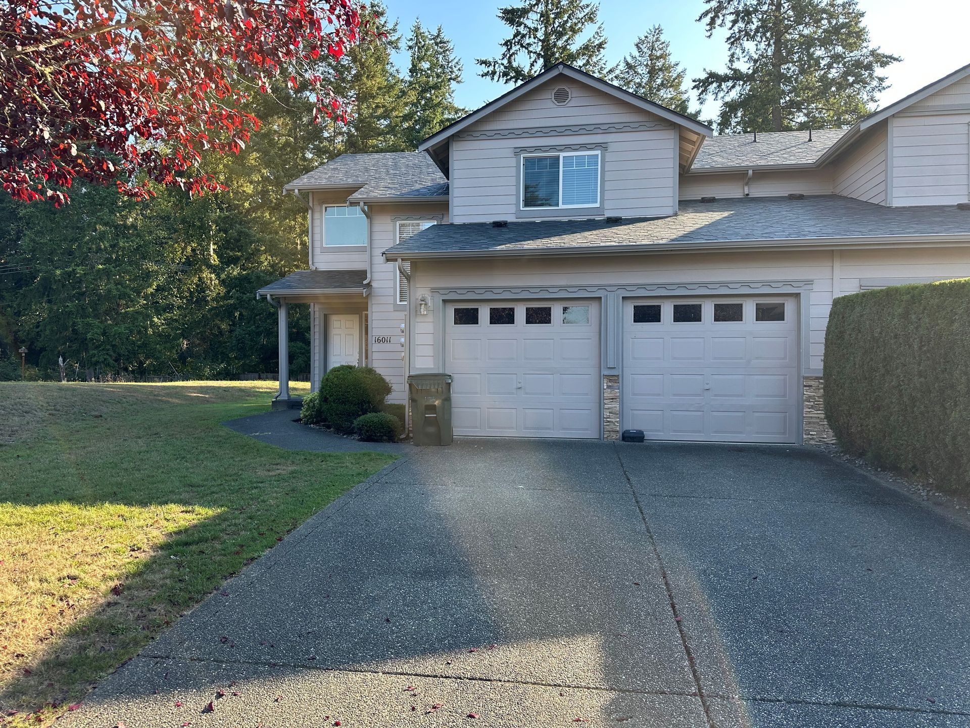 Duplex for rent - 3 bedroom -  2.5 bathroom, two car garage 