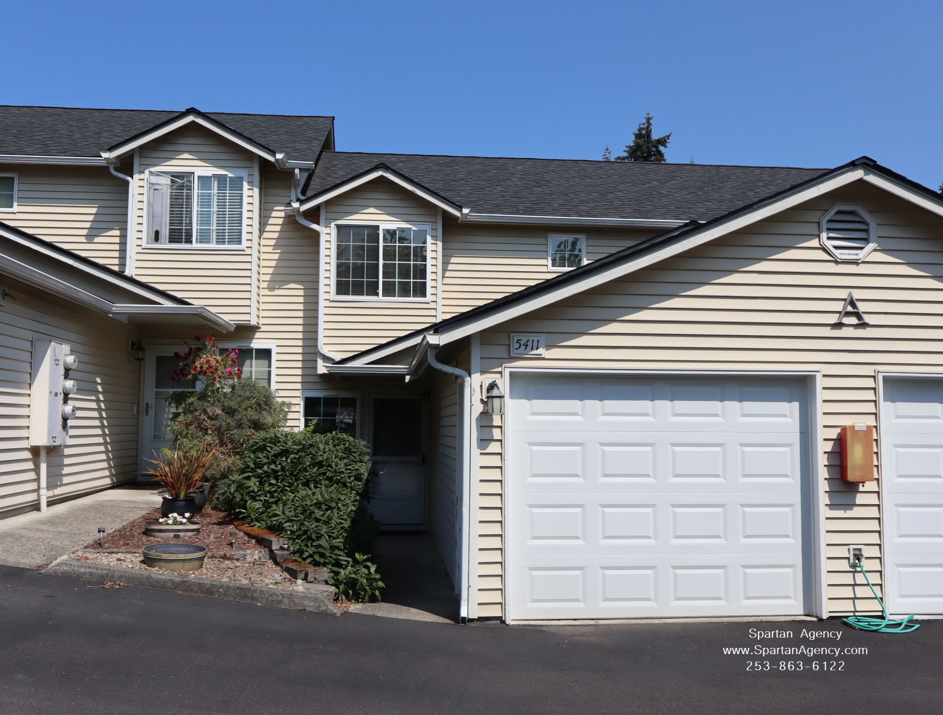 Townhouse with single car garage