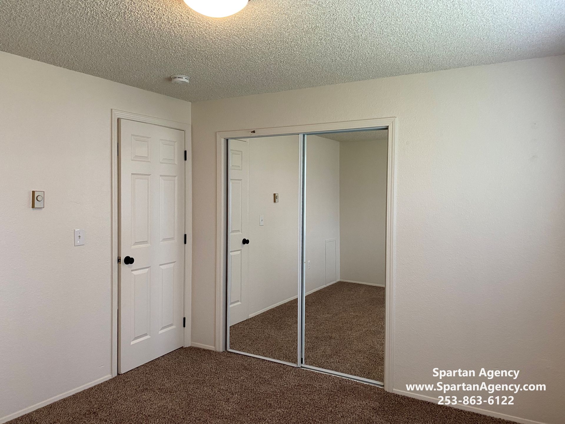 2 bed 1 bath downstairs unit
Edgewood WA 