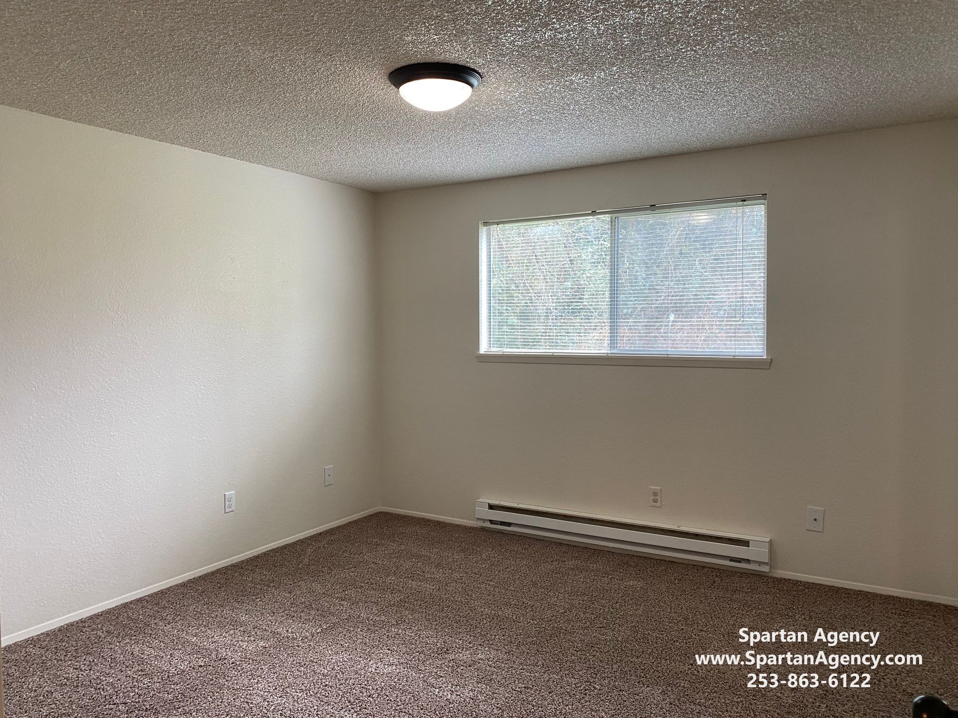 2 bed 1 bath downstairs unit
Edgewood WA 