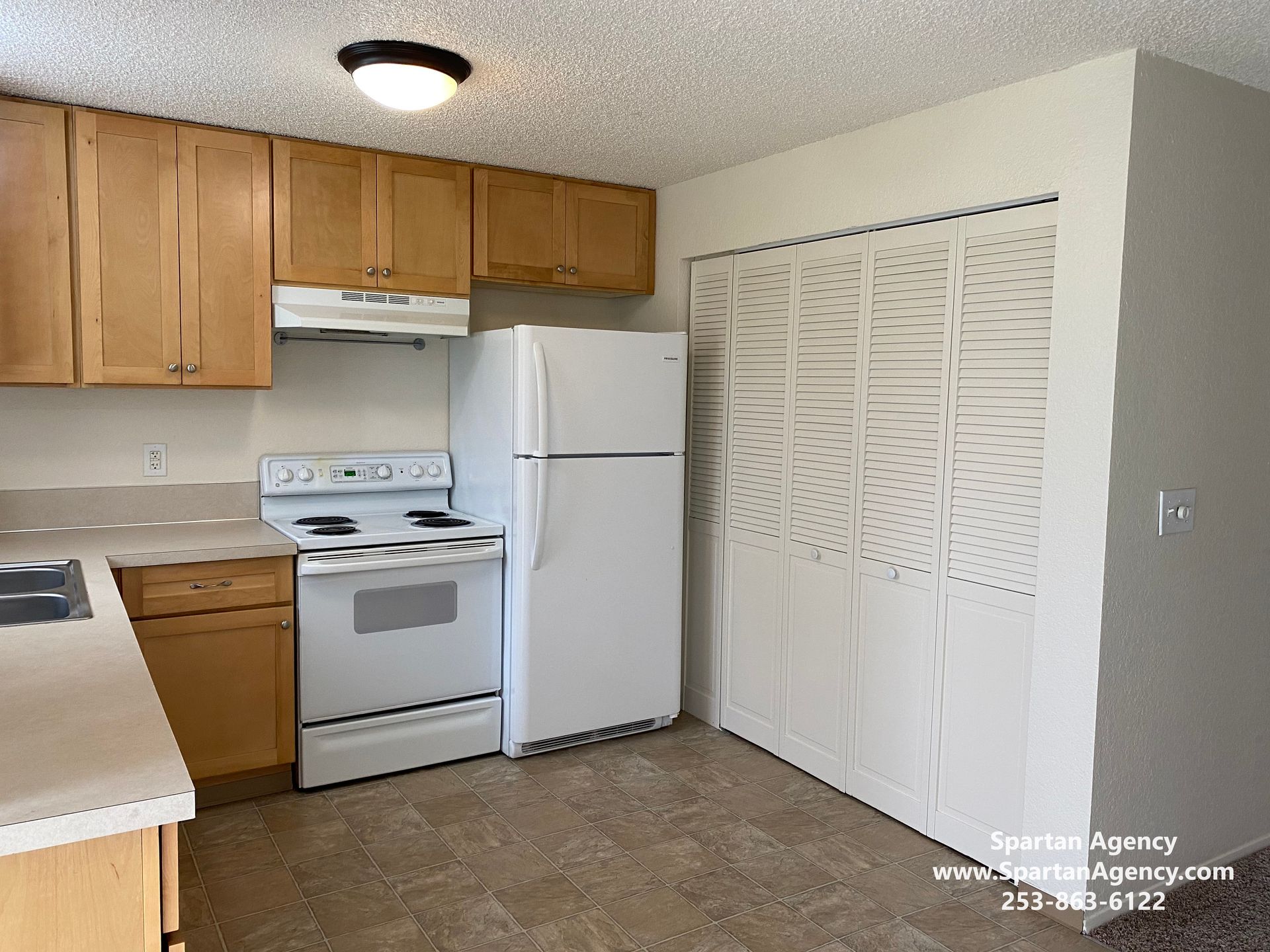 2 bed 1 bath downstairs unit
Edgewood WA 
