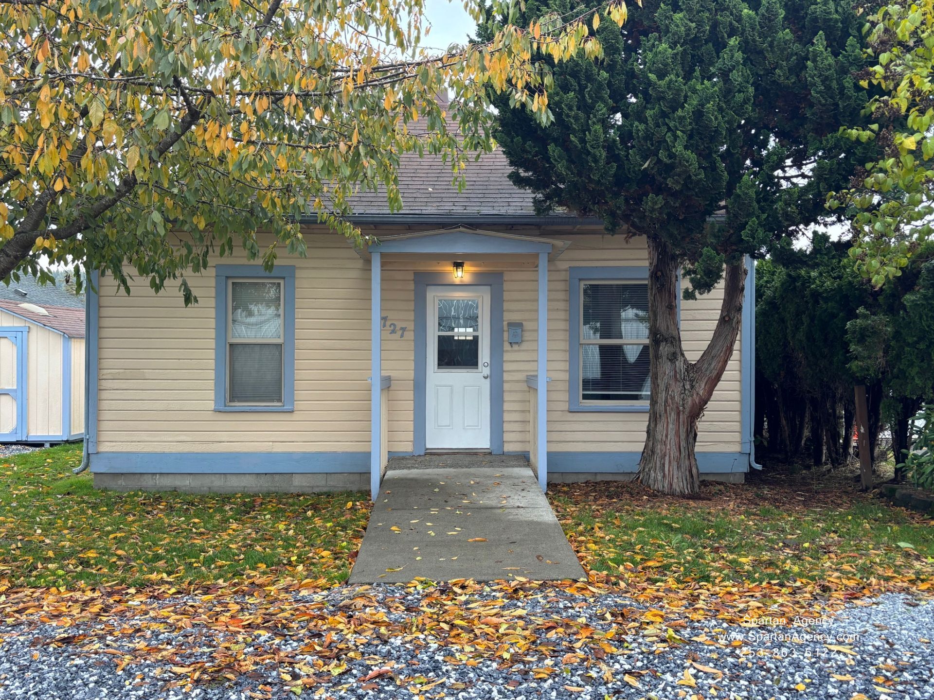 1727 Pease Avenue, Sumner WA 98390. 2 bedroom 1 bath home. Rambler