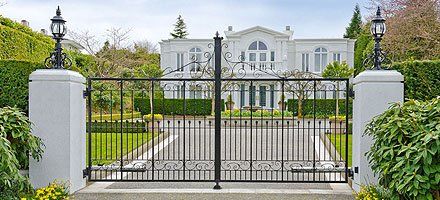 Residential gate installation service