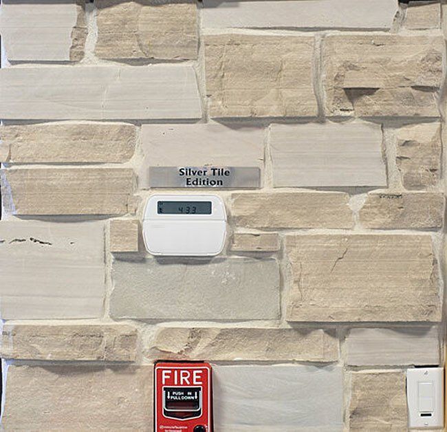 Silver Tile Ledge 50/50