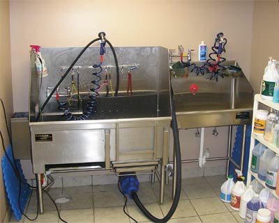 Pet grooming equipment