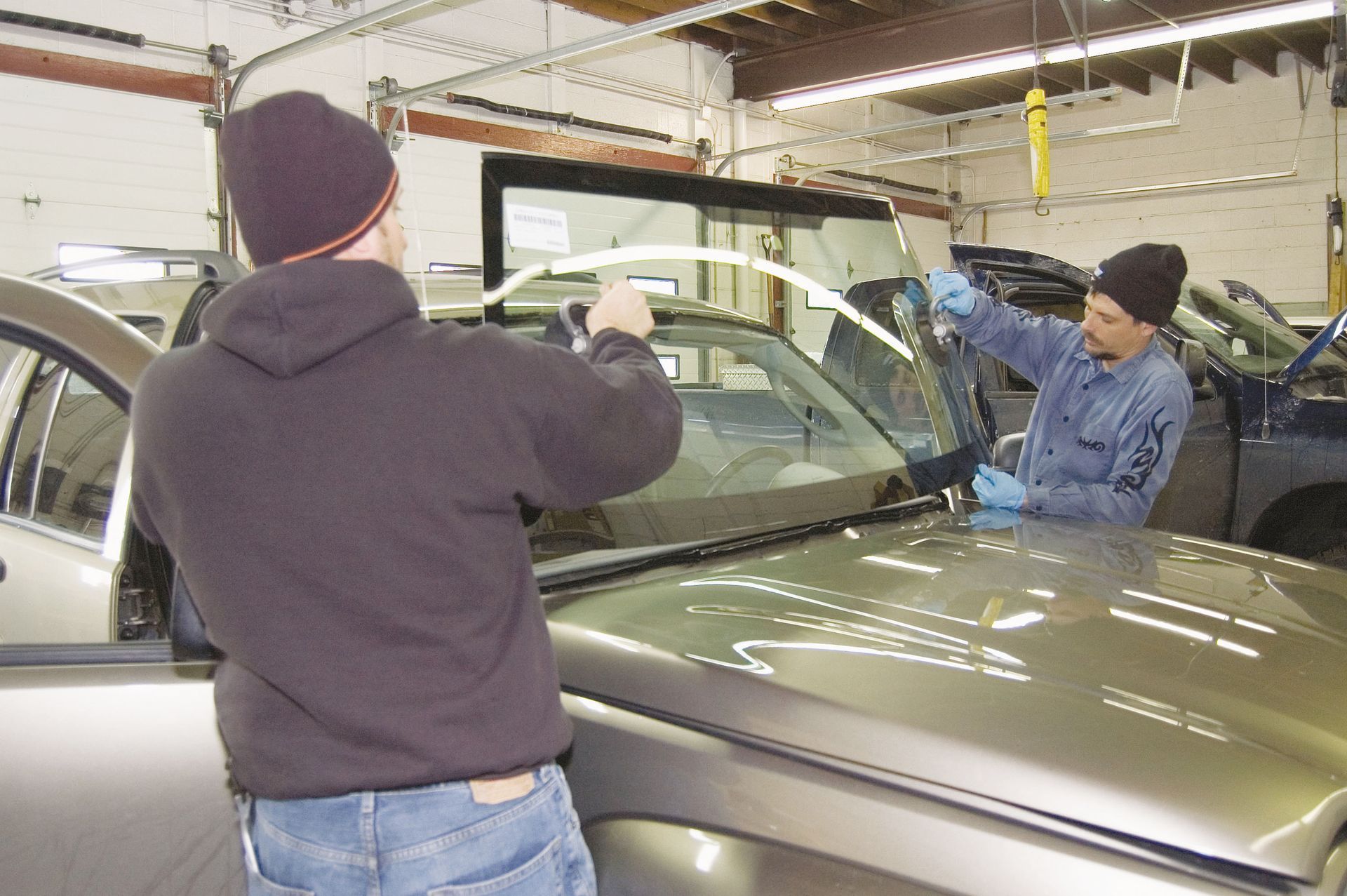 auto glass replacement service