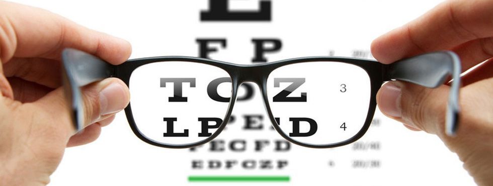 eye chart and glasses