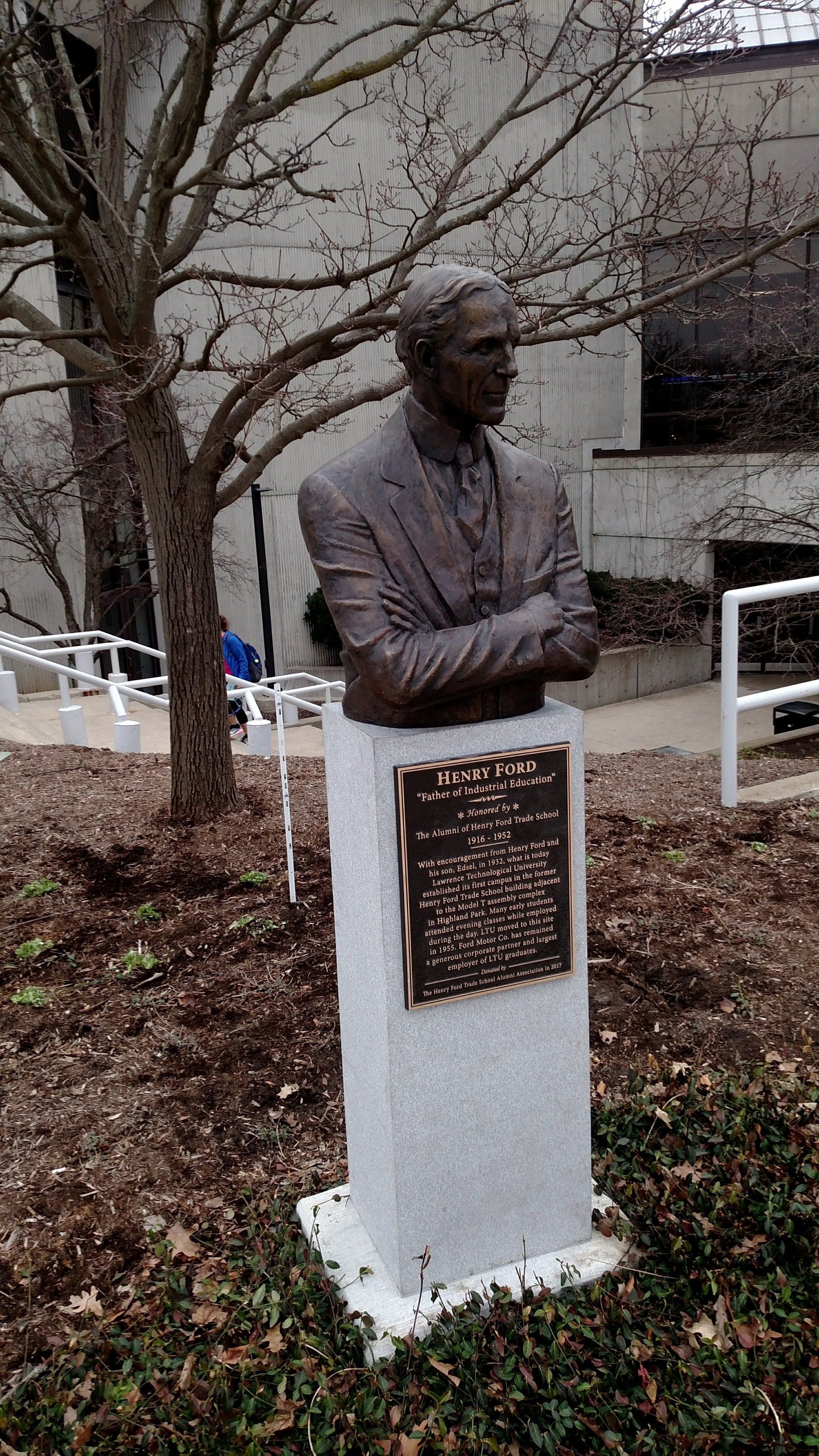 Jones Monument Photo Gallery | Port Huron, MI