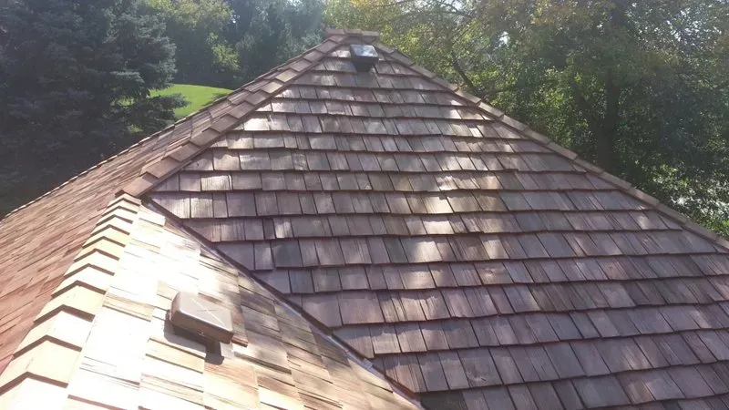 Roofing with Cedar Wood Shake