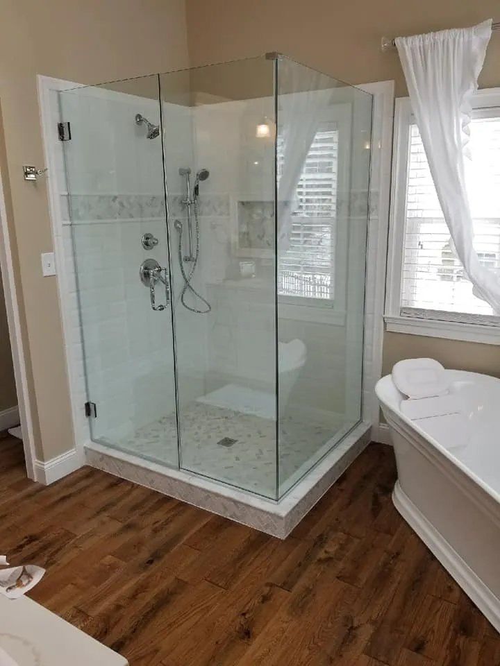 Shower glass enclosure