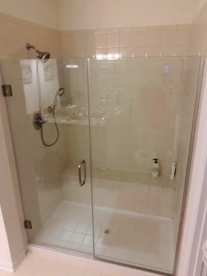 Shower glass enclosure