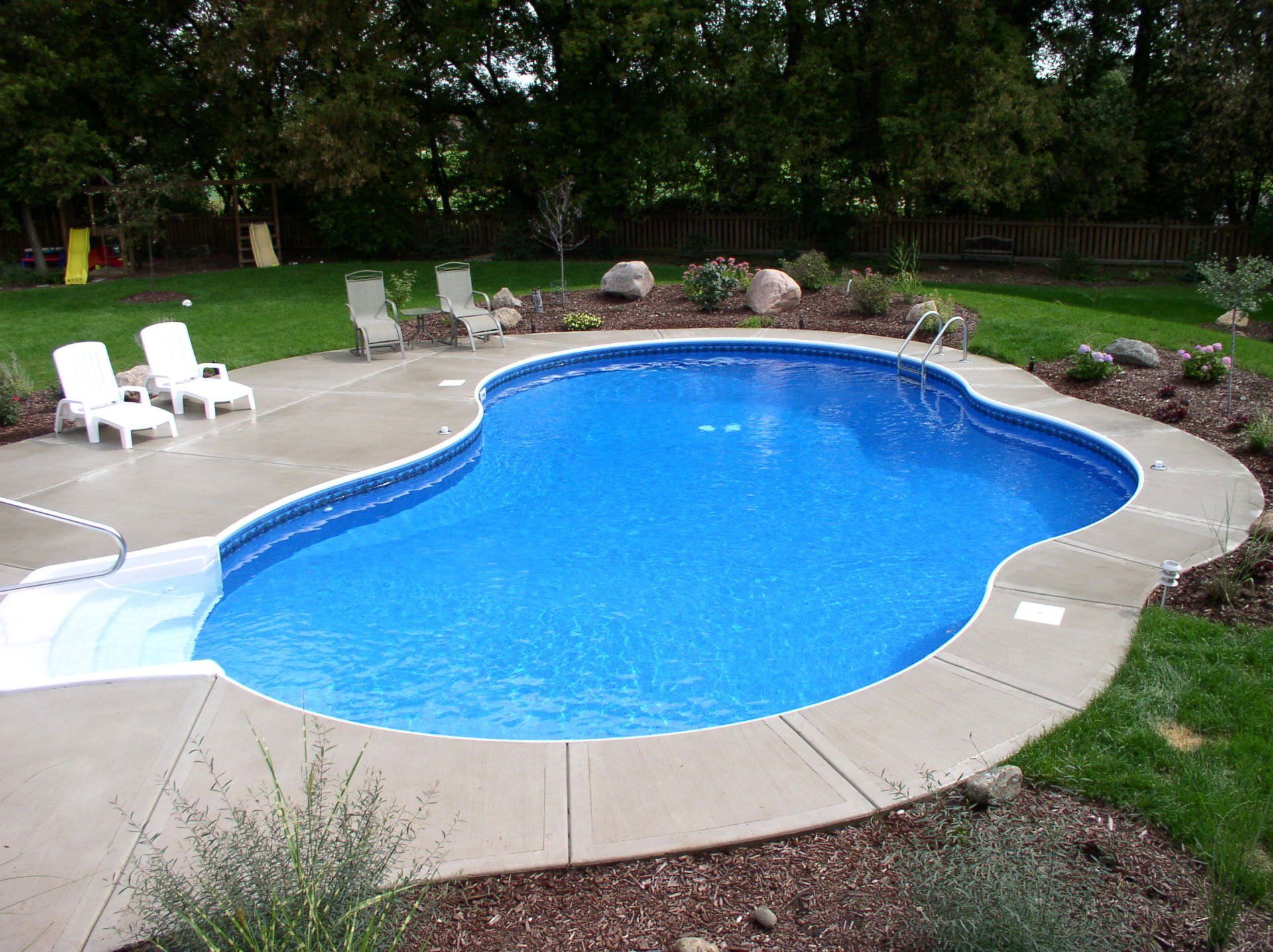 Rounded swimming pool