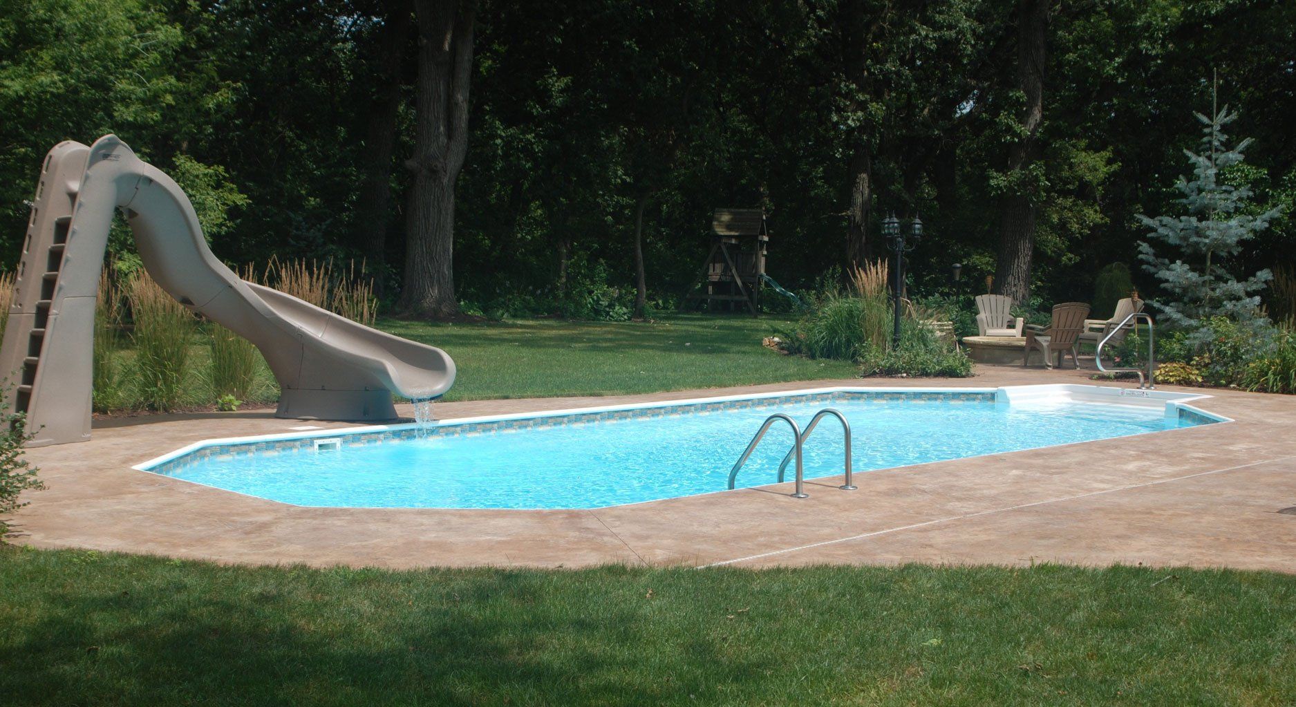 Inground swimming pool