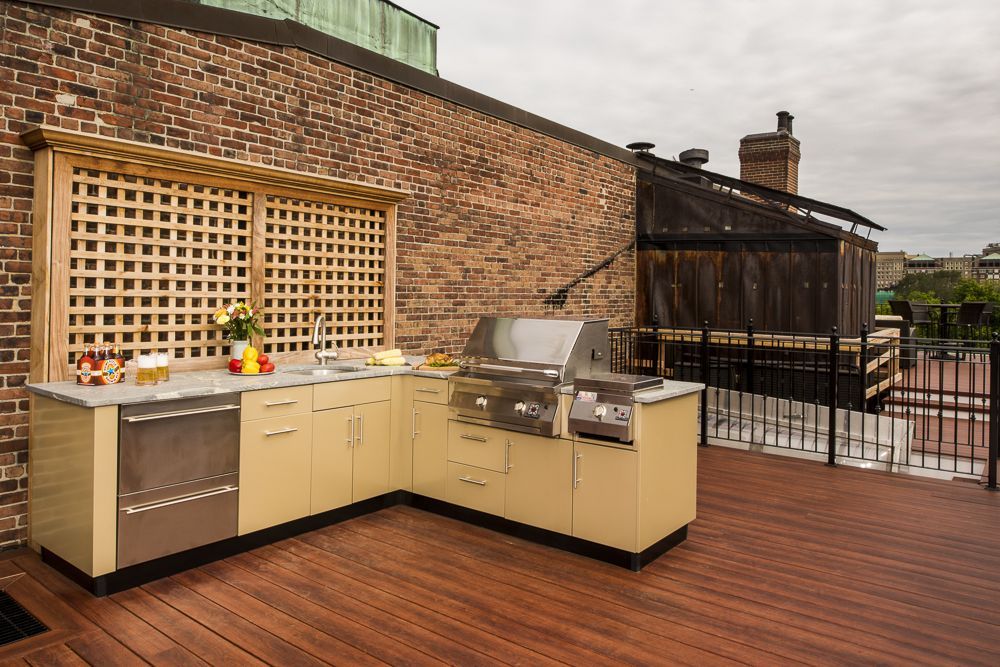 Outdoor Kitchen