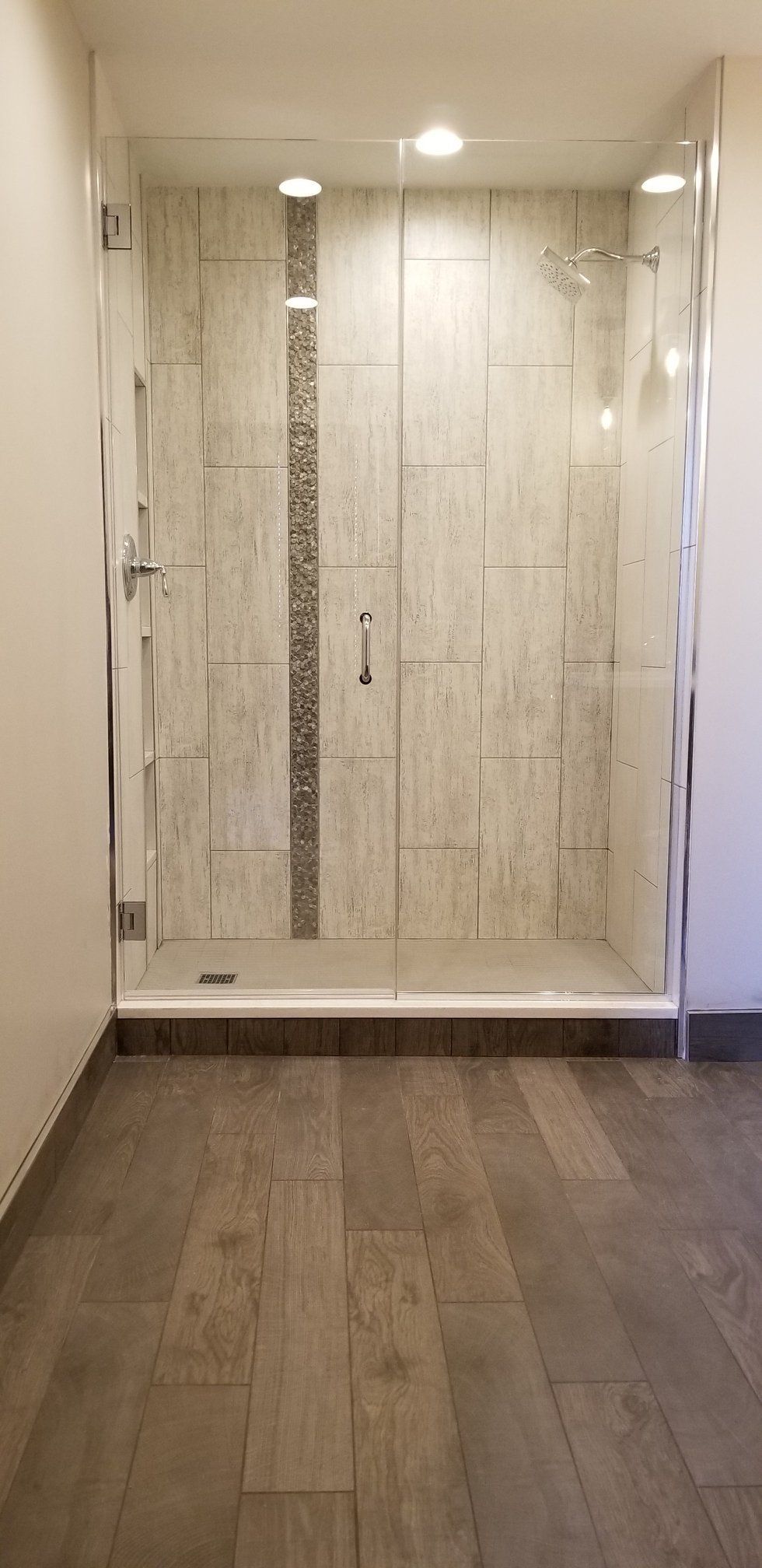 Elegant shower walls