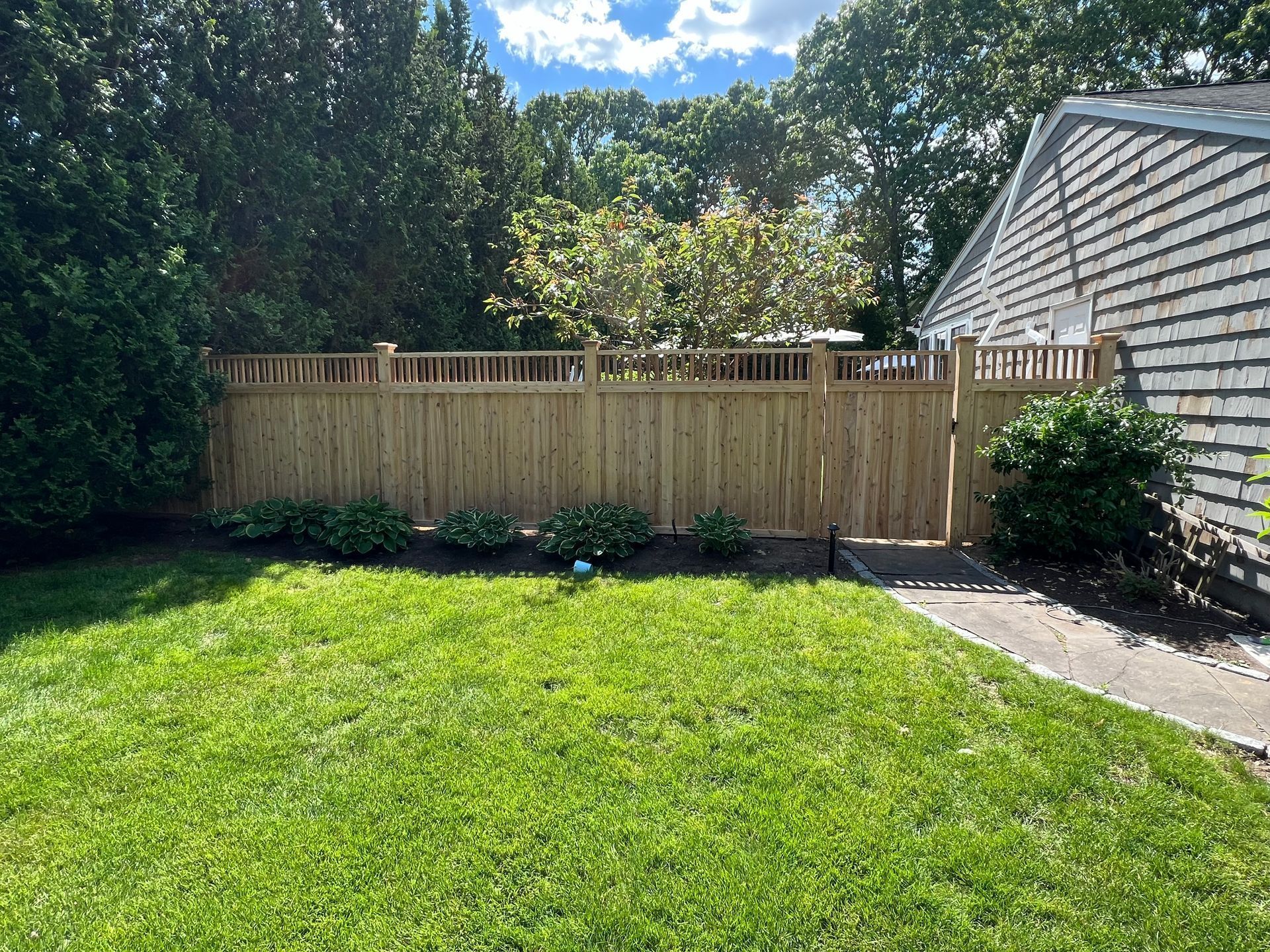 Neighborhood friendly tongue and groove with spindle topper