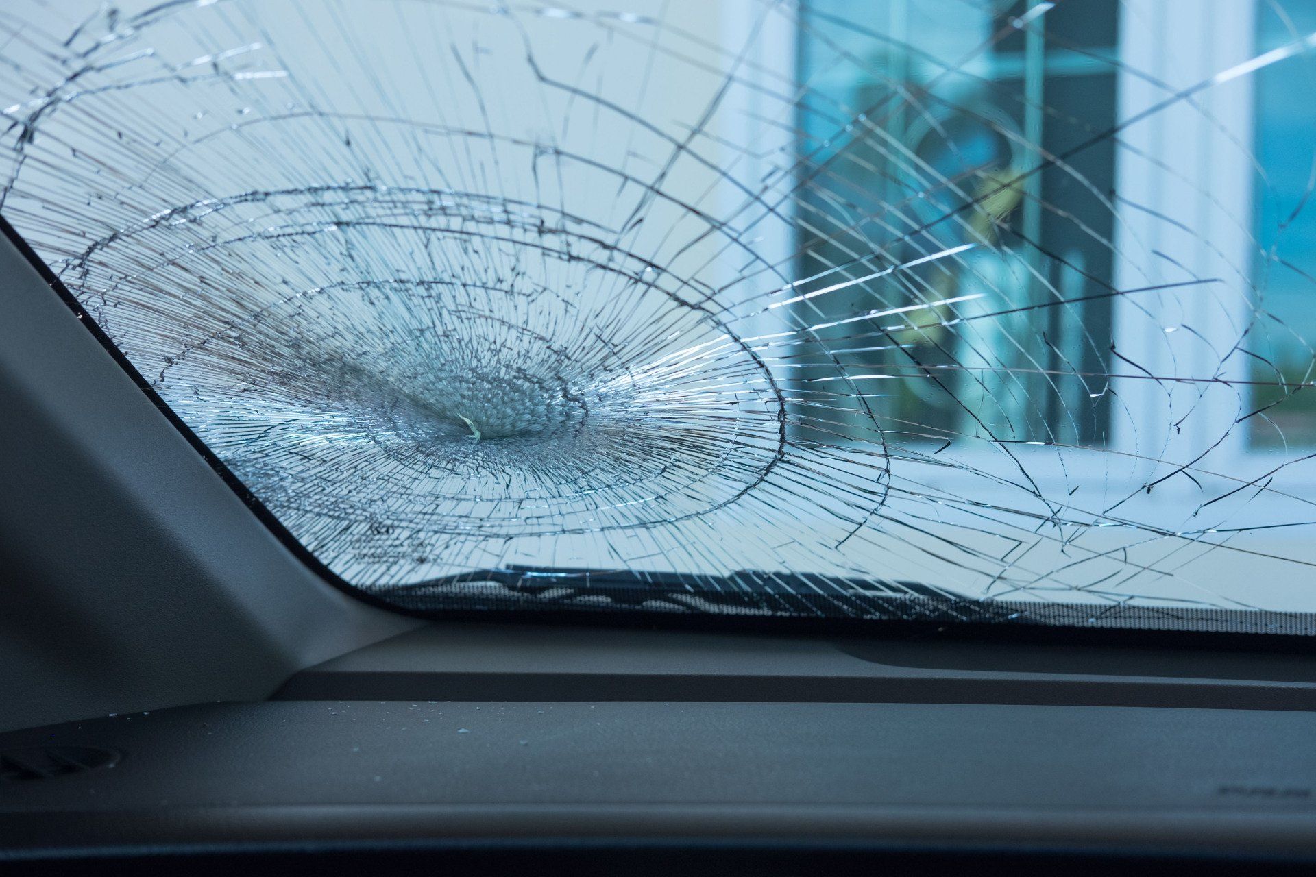 Безопасное стекло в автомобиле